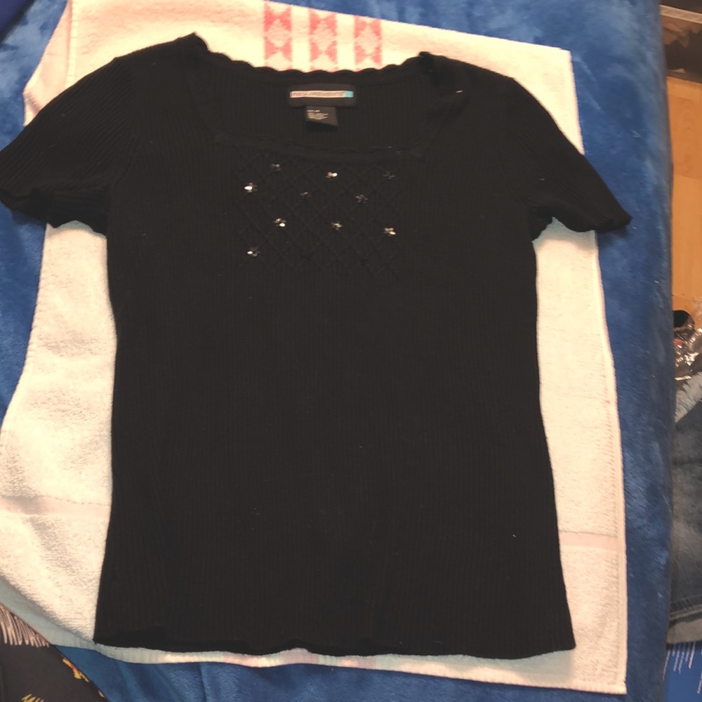 Rich black 100% acrylic shirt sweater with detail